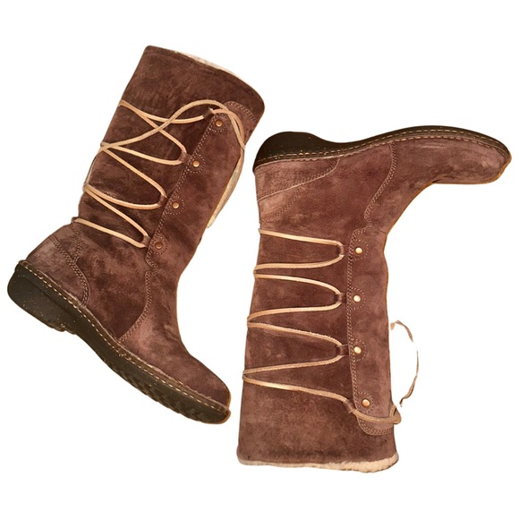 UGG Catalina Sheapskin. brown suede, lace up boots size 8 - Picture 3 of 7